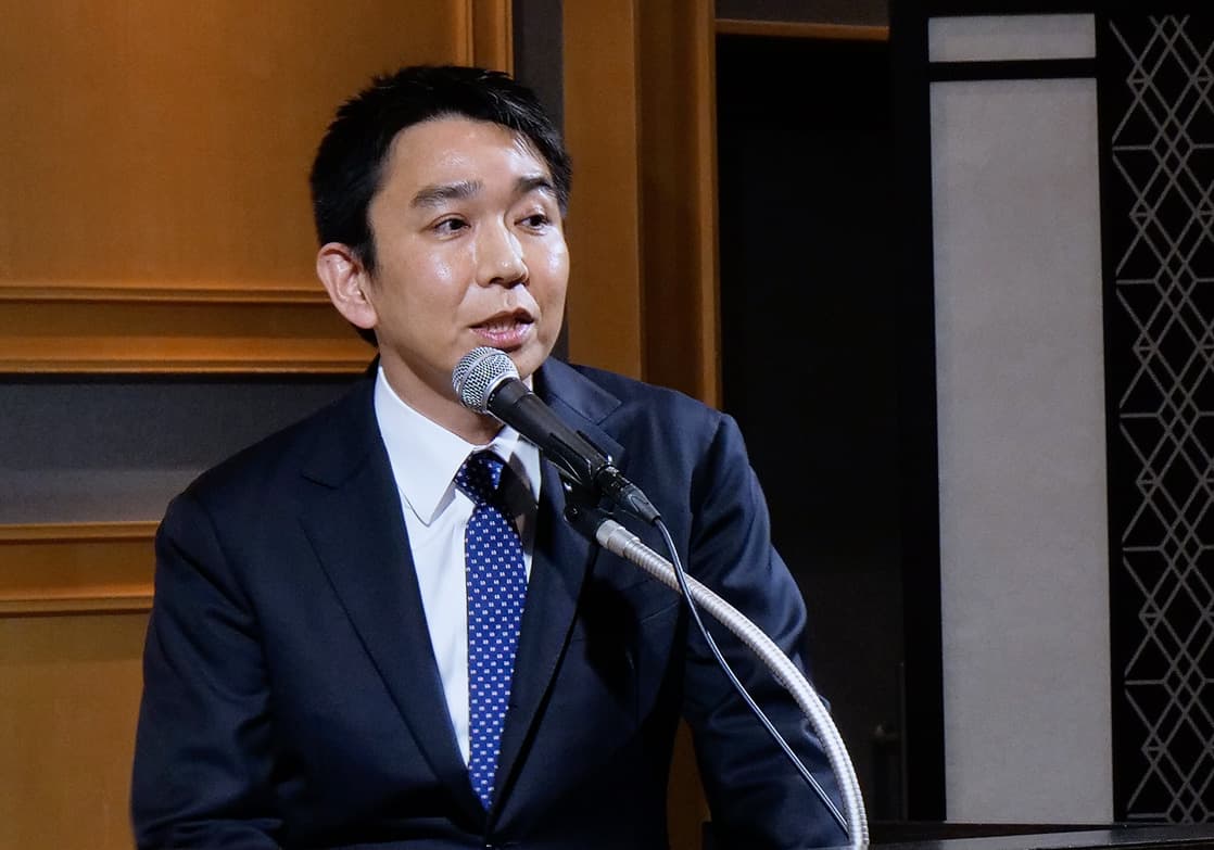 登壇する秋本院長